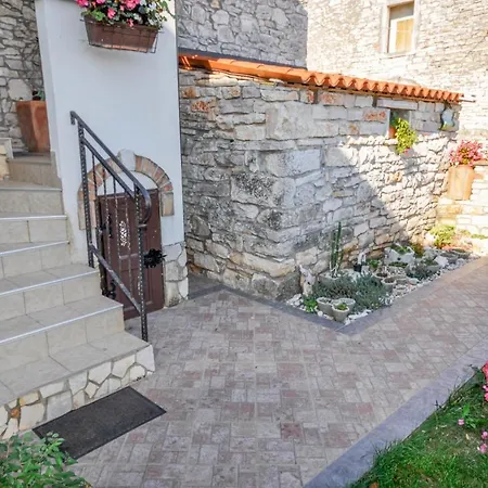 Rade Stancijeta Novigrad Istria
