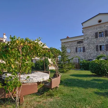 Rade Stancijeta Novigrad Istria